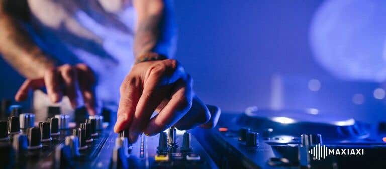 DJ werden: Finde dein perfektes DJ Equipment bei MaxiAxi.de