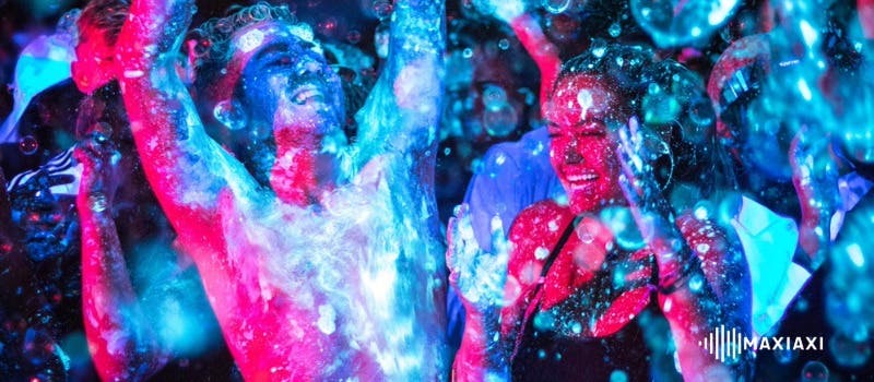 In 7 Schritten zu deiner gelungenen Neon Party